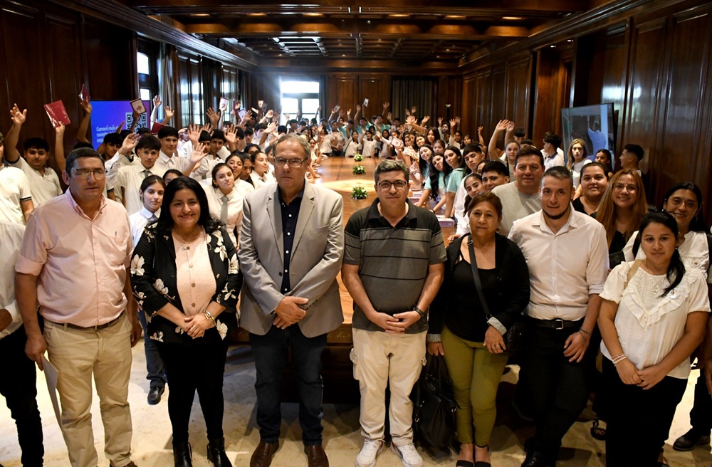 ESTUDIANTES DE QUIMILÍ, TACAÑITAS, YUCHÁN Y COLONIA ALPNIA VISITARON CASA DE GOBIERNO