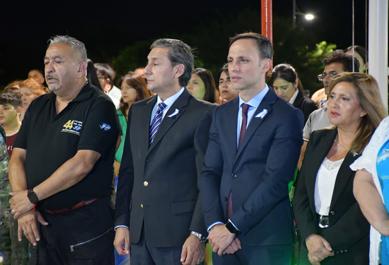 EL VICEGOBERNADOR ENCABEZÓ LA VIGILIA EN HOMENAJE A LOS VETERANOS Y CAÍDOS EN MALVINAS