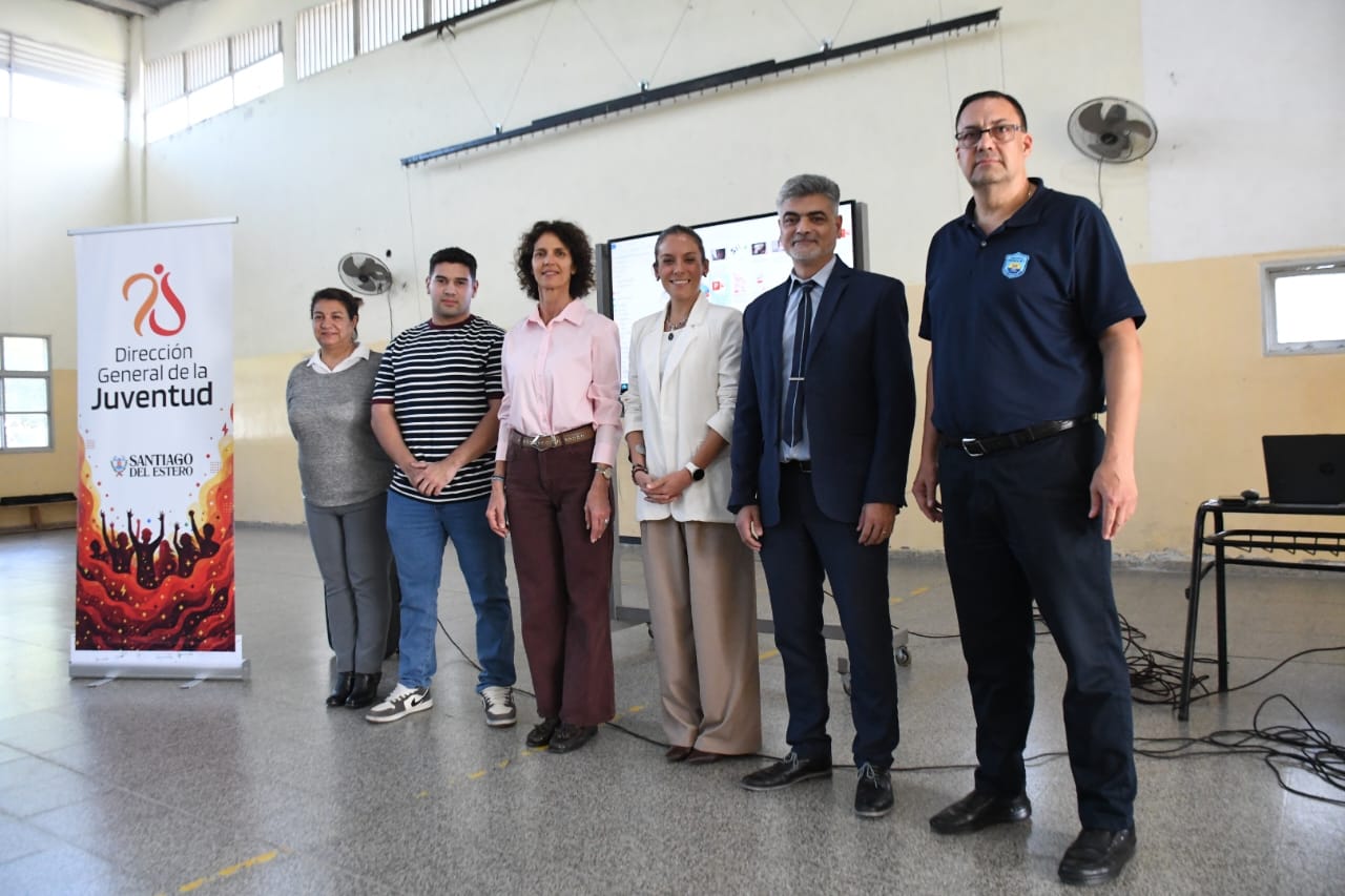 SE DICTÓ EN LAS TERMAS UN TALLER SOBRE LOS RIESGOS DEL USO DE TECNOLOGÍAS Y REDES SOCIALES