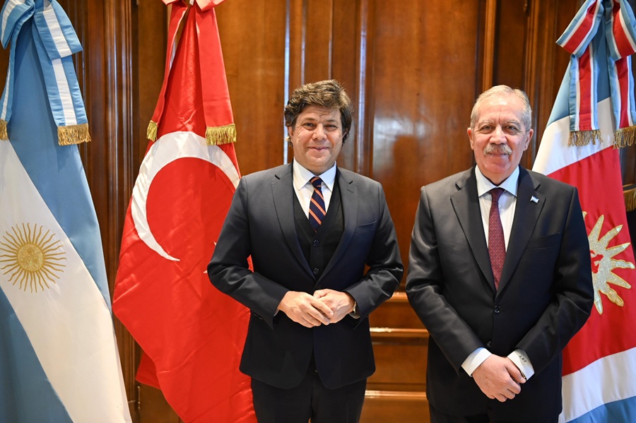 EL GOBERNADOR RECIBIÓ AL EMBAJADOR DE LA REPÚBLICA DE TURQUÍA EN UNA VISITA PROTOCOLAR EN CASA DE GOBIERNO