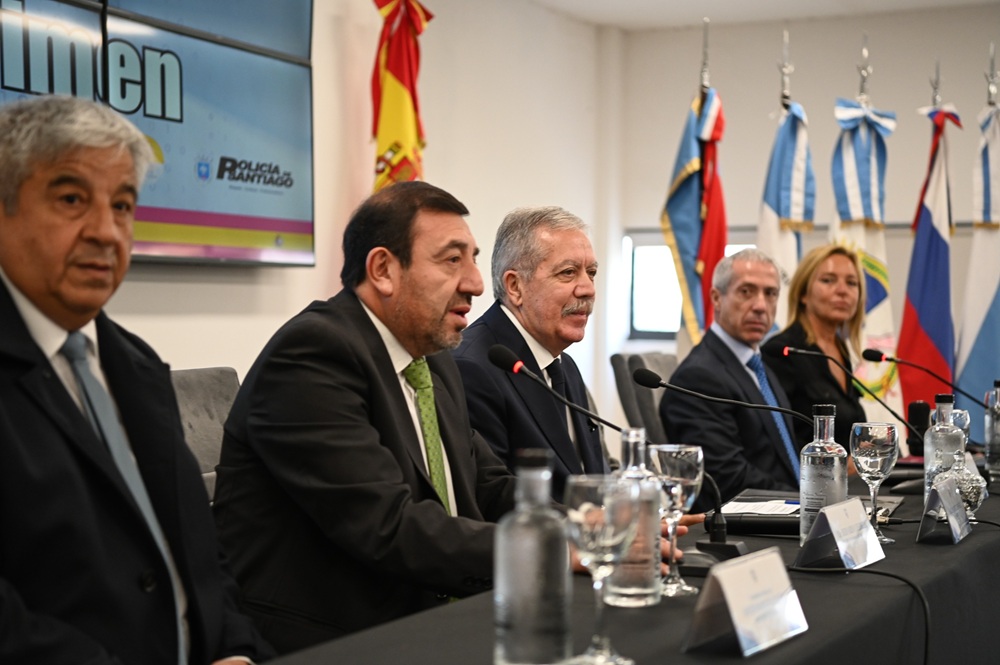 EL GOBERNADOR ELÍAS SUÁREZ PARTICIPÓ DEL ACTO DE APERTURA DEL PRIMER ENCUENTRO INTERNACIONAL DE CIBERCRIMEN