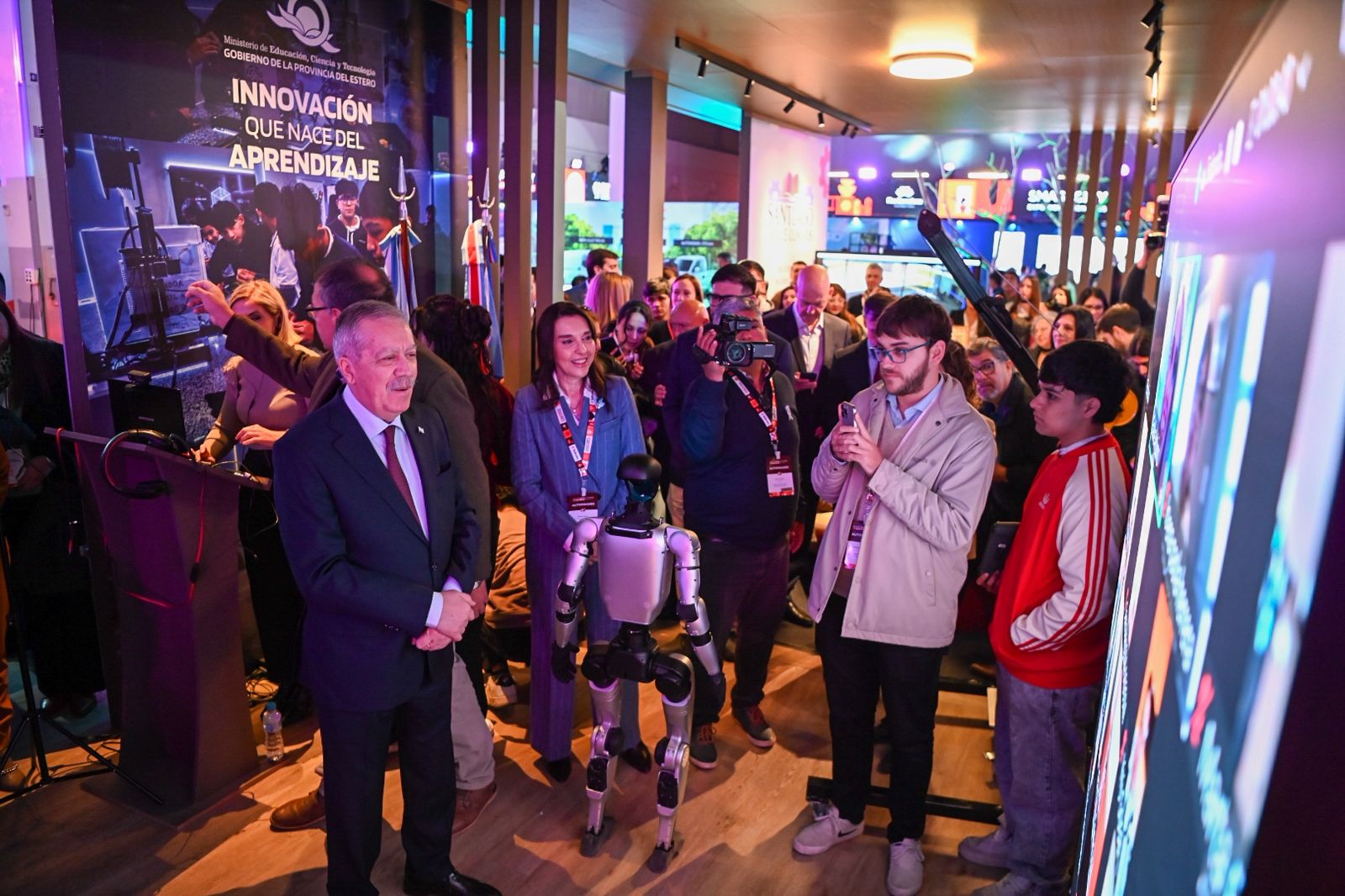 EL GOBERNADOR ELÍAS SUÁREZ PARTICIPÓ EN EL SMART CITY DE UNA CHARLA VIRTUAL CON DOCENTES DE TODA LA PROVINCIA