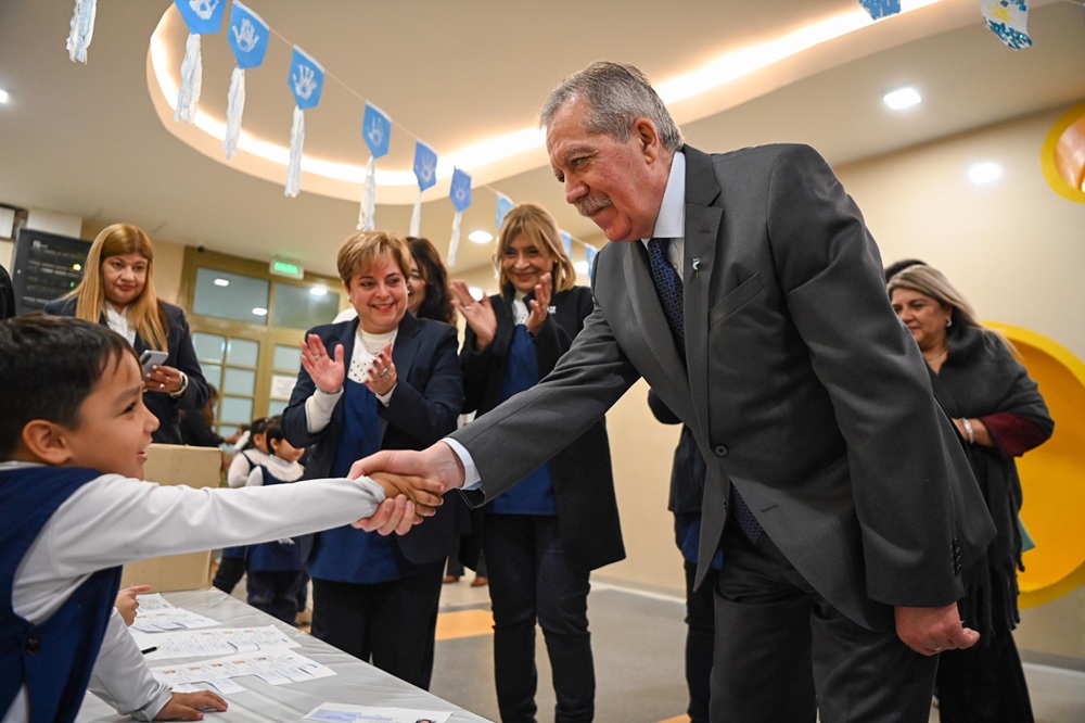El gobernador participó de un interesante proyecto en el jardín de la escuela normal general Belgrano