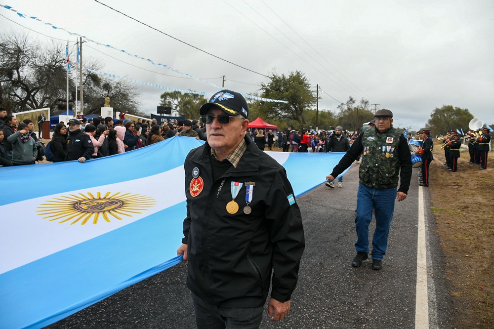 Manogasta homenajeó a San Martín con una emotiva caminata y acto en el histórico Camino Real