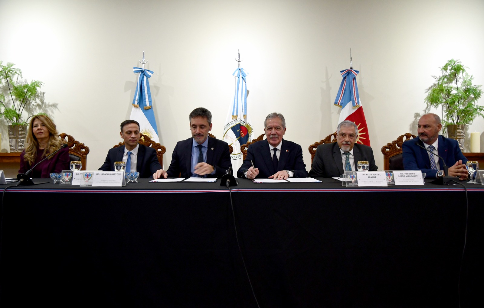 El gobernador Elías Suárez firmó con el CFI un convenio para afianzar la modernización del sistema de justicia de Santiago del estero