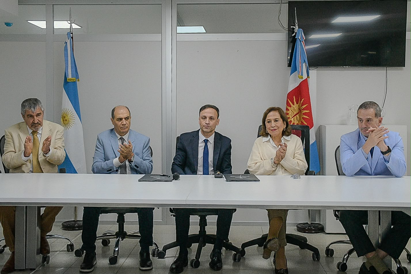 La provincia y el consejo médico firmaron un protocolo de asistencia técnica