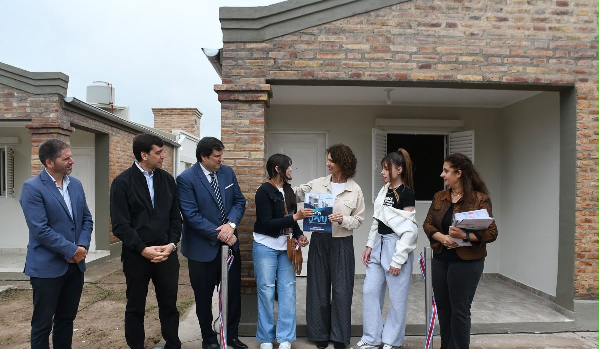 El IPVU entregó viviendas a 20 familias en la localidad de Mansupa