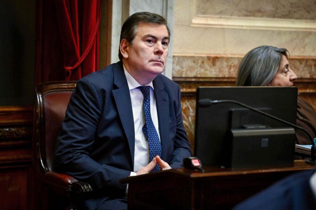 Gerardo Zamora alcanzó el podio entre los senadores con mejor imagen del país
